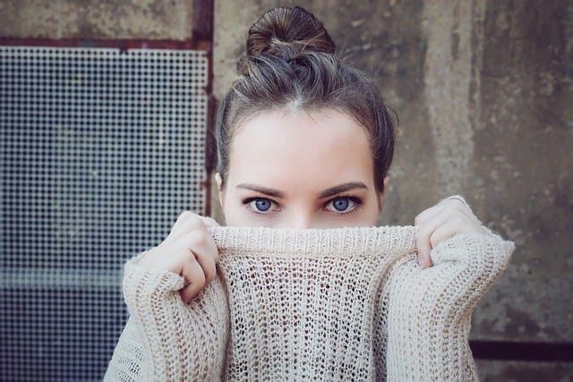 Folded fabrics and clothing that can trigger a textile allergy